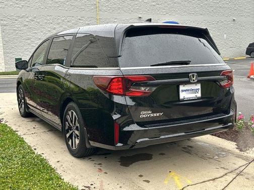 Crystal Black Pearl 2026 Honda Odyssey EX-L