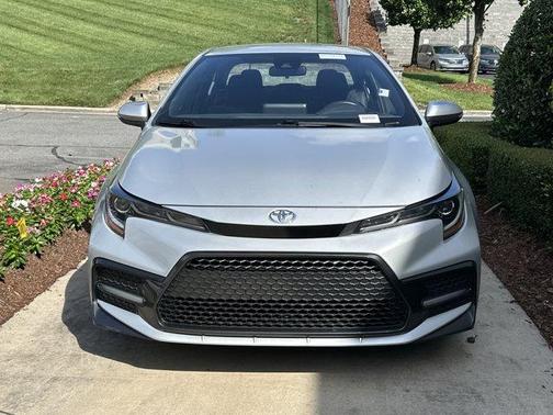Classic Silver Metallic 2022 Toyota Corolla SE