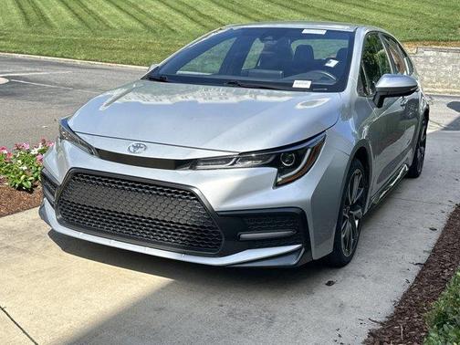 Classic Silver Metallic 2022 Toyota Corolla SE