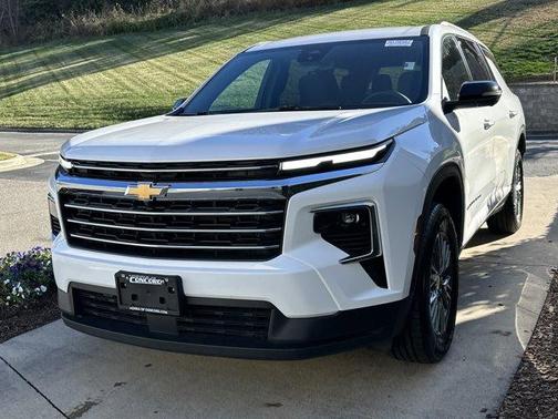 2024 Chevrolet Traverse LT