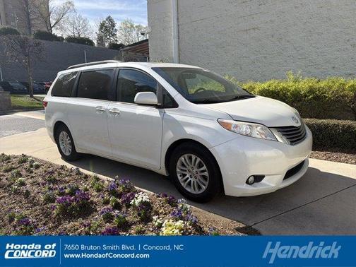 2016 Toyota Sienna XLE