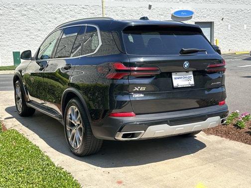 Black Sapphire Metallic 2025 BMW X5 PHEV xDrive50e
