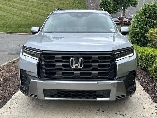 Solar Silver Metallic 2026 Honda Pilot EX-L