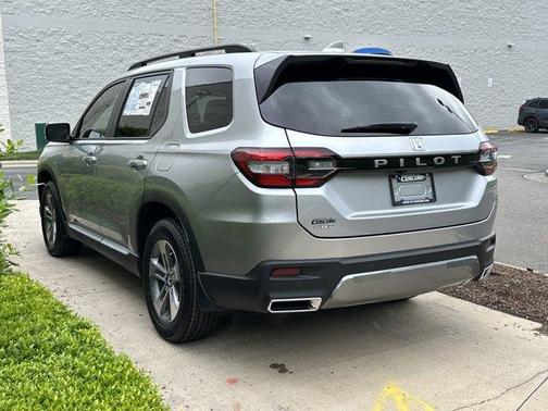 Solar Silver Metallic 2026 Honda Pilot EX-L