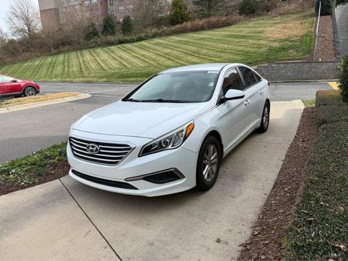 2017 Hyundai SONATA SE