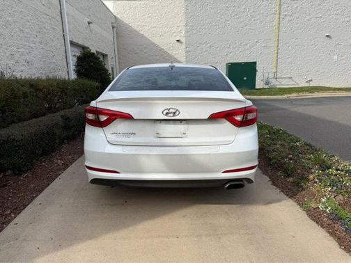 2017 Hyundai SONATA SE
