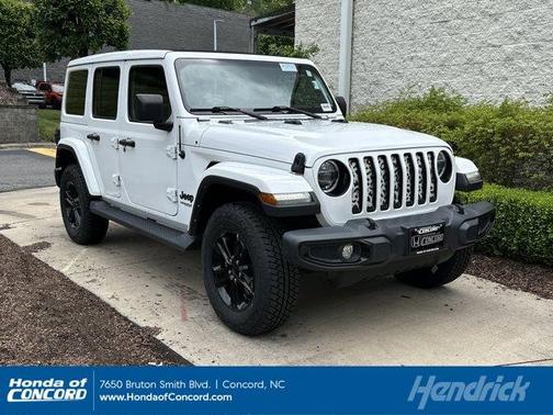 Bright White Clearcoat 2021 Jeep Wrangler Unlimited Sahara Altitude