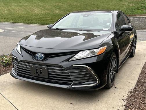 2023 Toyota Camry Hybrid XLE