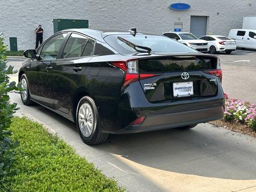 2022 Toyota Prius LE