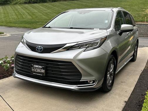 2023 Toyota Sienna XLE