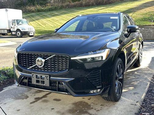 2025 Volvo XC60 B5 Plus