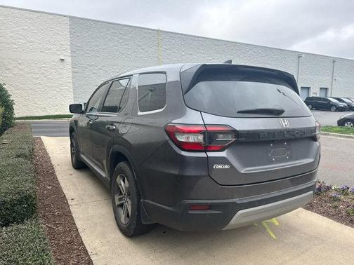 2023 Honda Pilot EX-L 8-Passenger