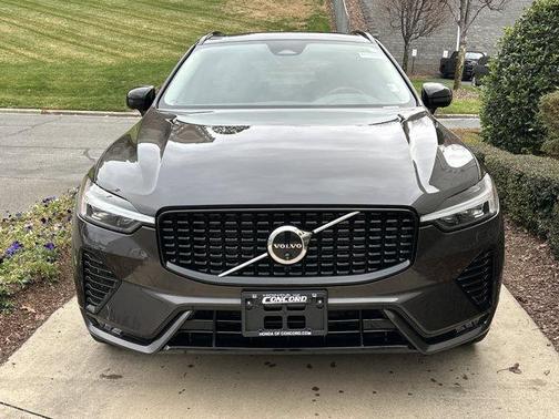 2025 Volvo XC60 B5 Plus