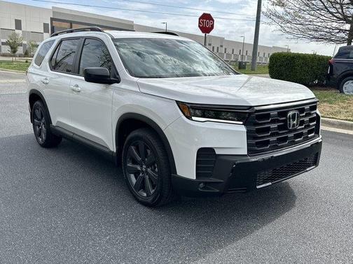 Platinum White Pearl 2026 Honda Pilot Sport