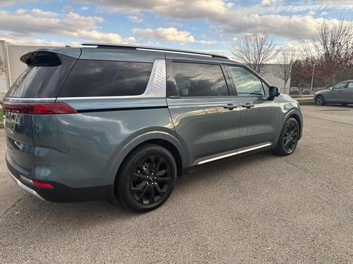 2022 Kia Carnival SX