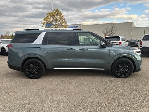 2022 Kia Carnival SX