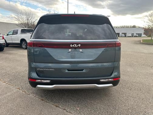 2022 Kia Carnival SX