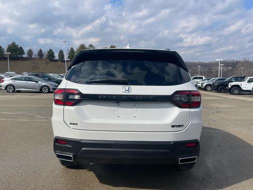 2023 Honda Pilot AWD Sport