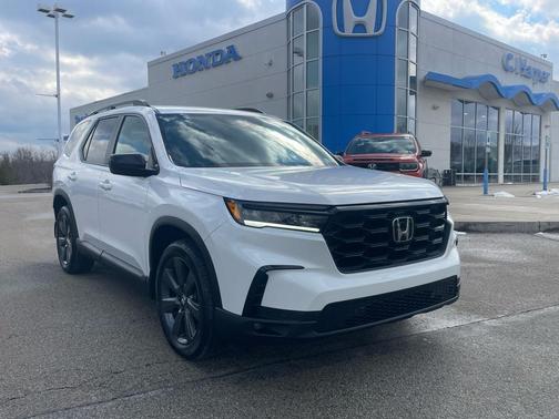 2023 Honda Pilot AWD Sport