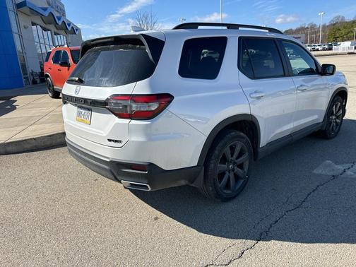 2023 Honda Pilot AWD Sport