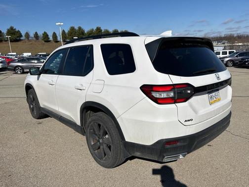 2023 Honda Pilot AWD Sport
