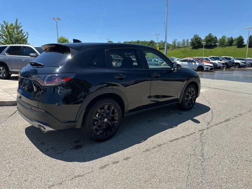 Crystal Black Pearl 2025 Honda HR-V AWD Sport
