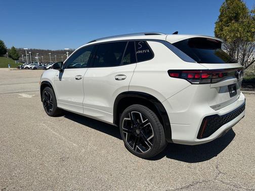 2026 Volkswagen Tiguan 2.0T SEL R-Line 4MOTION