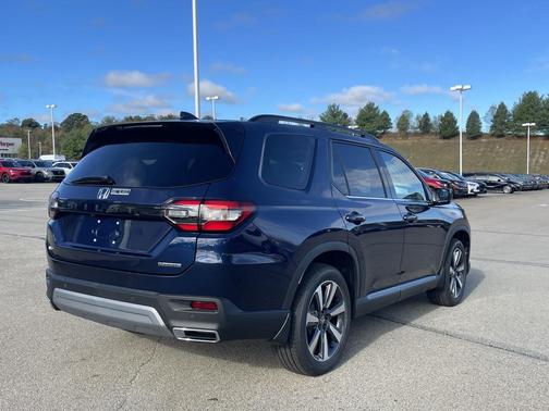 2025 Honda Pilot Touring 8-Passenger