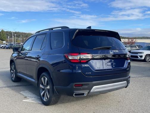 2025 Honda Pilot Touring 8-Passenger