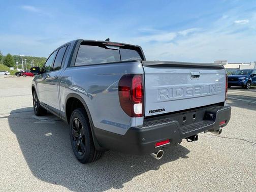 Sonic Gray Pearl 2026 Honda Ridgeline Black