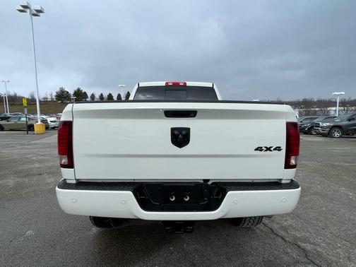 2017 RAM 2500 Laramie Crew Cab 4x4 6'4' Box