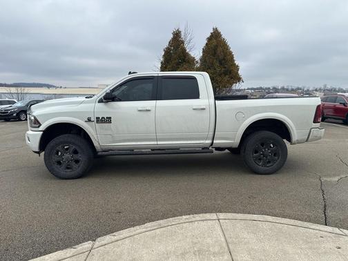 2017 RAM 2500 Laramie Crew Cab 4x4 6'4' Box