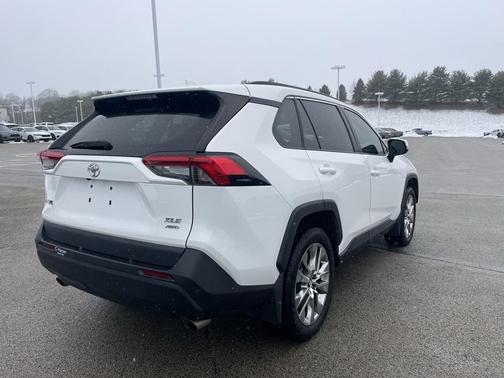 2020 Toyota RAV4 XLE Premium