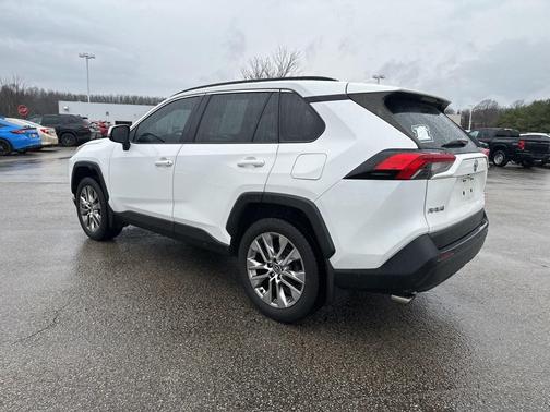 2020 Toyota RAV4 XLE Premium