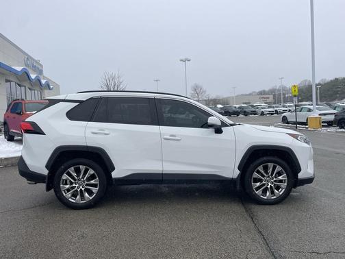 2020 Toyota RAV4 XLE Premium
