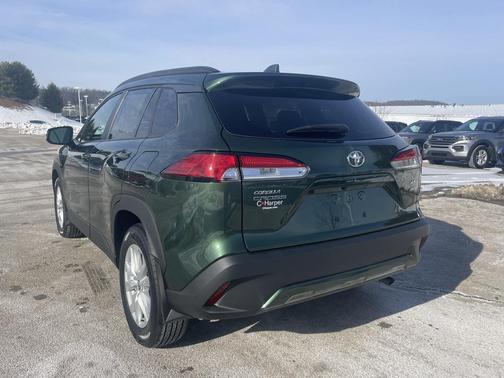 2024 Toyota Corolla Cross LE