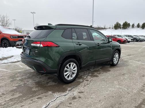 2024 Toyota Corolla Cross LE