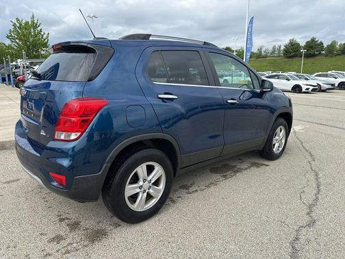 Pacific Blue Metallic 2019 Chevrolet Trax LT