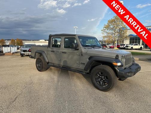 2022 Jeep Gladiator Sport