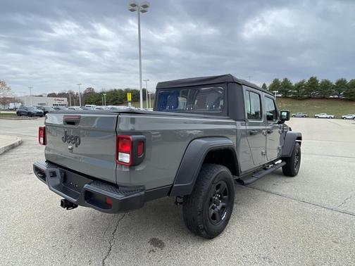 2022 Jeep Gladiator Sport