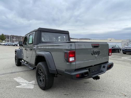 2022 Jeep Gladiator Sport