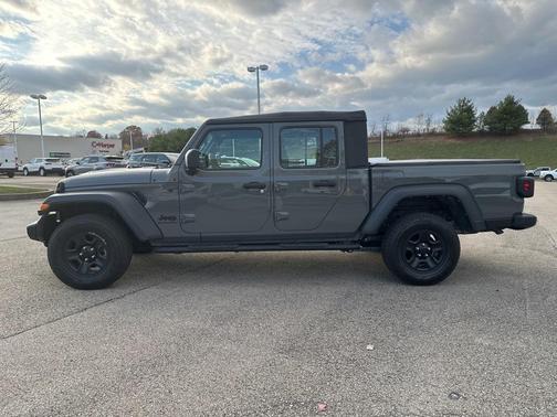 2022 Jeep Gladiator Sport