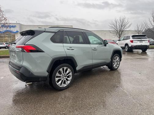 2023 Toyota RAV4 XLE Premium