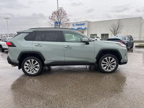 2023 Toyota RAV4 XLE Premium