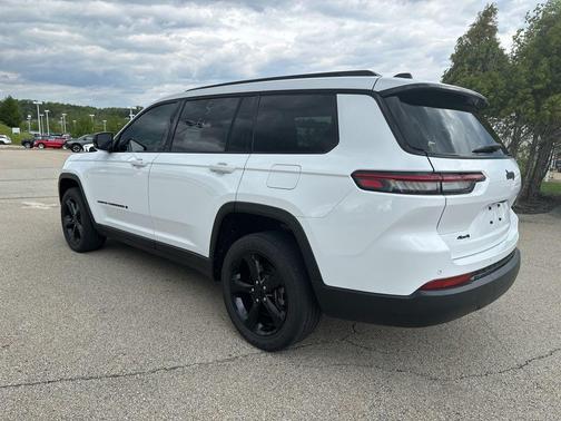 Bright White Clearcoat 2023 Jeep Grand Cherokee L Altitude