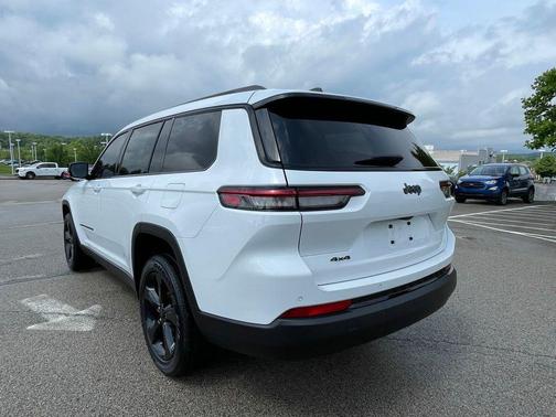 Bright White Clearcoat 2023 Jeep Grand Cherokee L Altitude