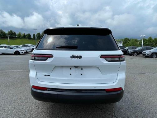 Bright White Clearcoat 2023 Jeep Grand Cherokee L Altitude