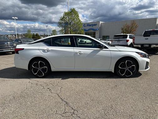 2024 Nissan Altima SR Intelligent AWD