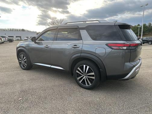 2023 Nissan Pathfinder Platinum 4WD