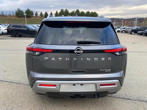 2023 Nissan Pathfinder Platinum 4WD
